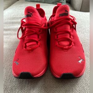 Men’s Puma Soft Foam sneakers size 11